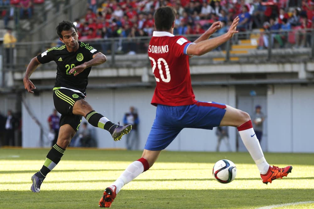 Los mexicanos siguieron buscando ampliar la ventaja que tenian sobre el equipo chileno.