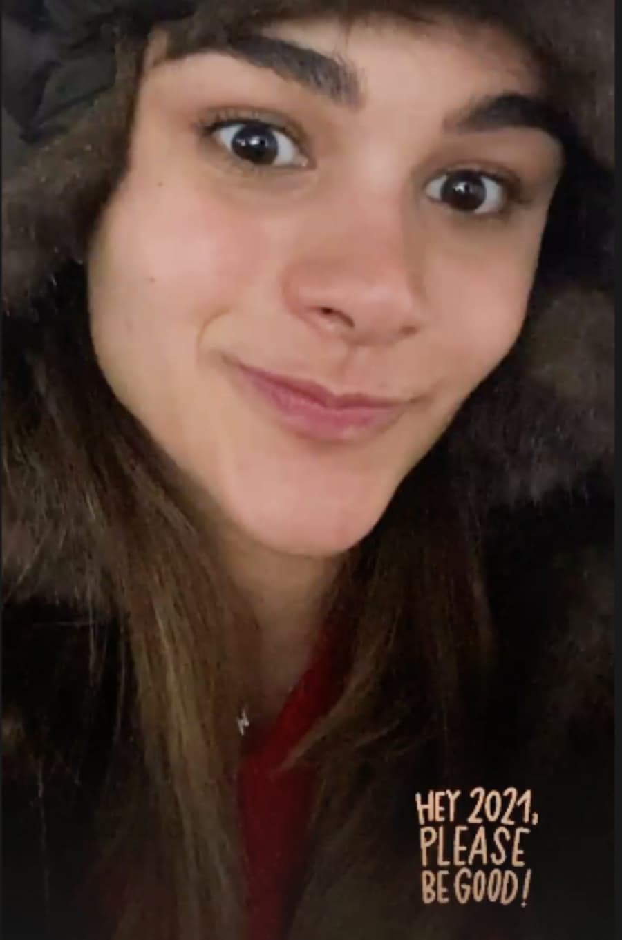 Por su parte,
<b> <a href="https://www.univision.com/temas/clarissa-molina" target="_blank">Clarissa Molina</a></b> optó por una celebración más íntima, y solo compartió su bienvenida al 2021 por medio de las historias de Instagram.