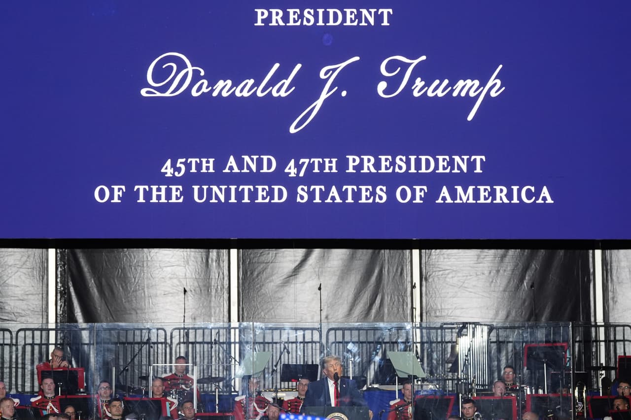 El presidente Donald Trump pronuncia un discurso en la inauguración de la Gran Feria Estatal Americana en el National Mall, el miércoles 24 de junio de 2026, en Washington. (Foto AP/Alex Brandon)