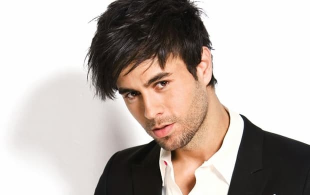 Enrique Iglesias también tiene cuatro nominaciones, entre ellas: Artista Premio Lo Nuestro del Año, Colaboración del Año por el tema 'El perdón' a dueto con Nicky Jam.