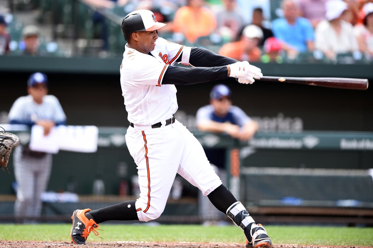 El 2B Jonathan Schoop fue canjeado de último momento a Brewers. Para poder adquirirlo, Milwuakee envió al 2B Jonathan Villar a y los prospectos Luis Ortíz (RHP) y Jean Carmona (INF) a los Baltimore Orioles.