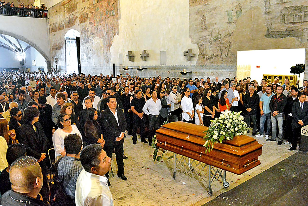 Las muestras de cariño no se hicieron esperar, miles de personas se reunieron para despedir al ídolo de Jualiantla.