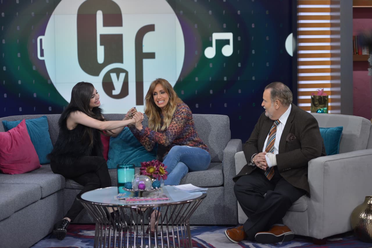 Sofía Carson habla perfecto el español.