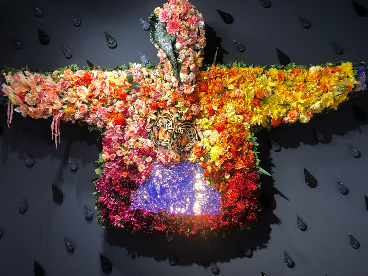 Art Basel es uno de los eventos de arte más grandes del mundo que atrae a miles de turistas y artistas de diferentes países. 
<br>