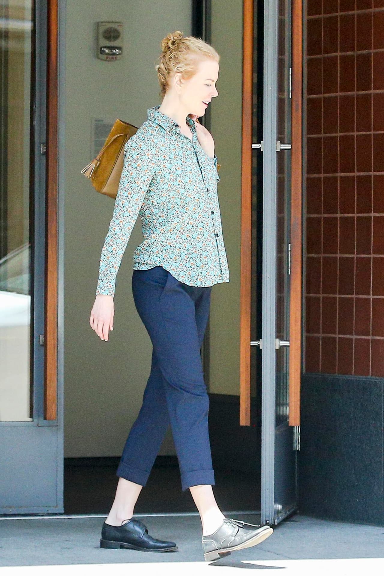 Cuando estaba casada con Tom Cruise salía tapada, con gafas y sombrero, que hasta se pensó que tenía una alergia al sol.