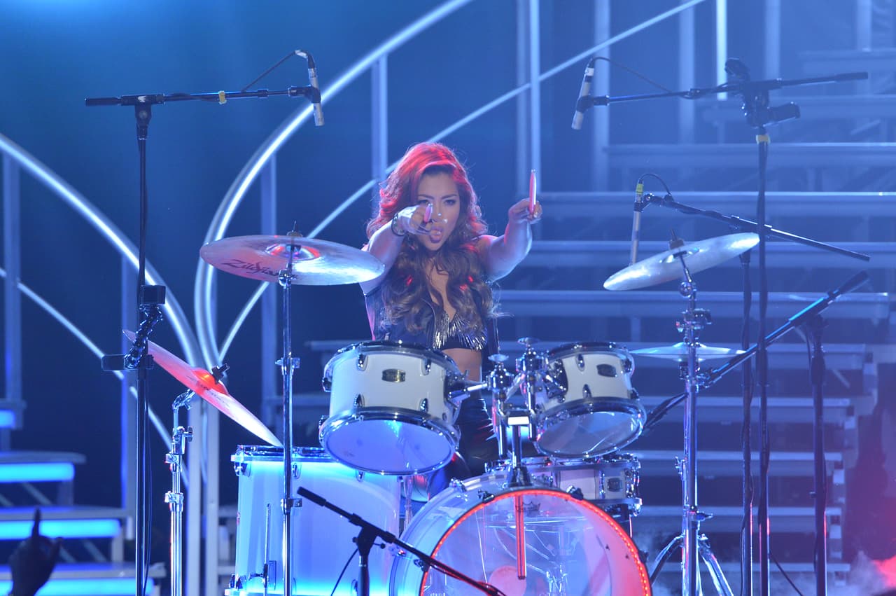 ¡Un estreno por todo lo alto! Enfrentamientos, un nuevo juez y la presencia de Pitbull y Yandel, le pusieron mucho sabor a este comienzo. Conocimos a las primeras 14 chicas que volvieron a esta temporada y vimos a un Osmel calmado y hasta ponemos en duda que regrese con su veneno. ¿Ya tienes tu favorita?