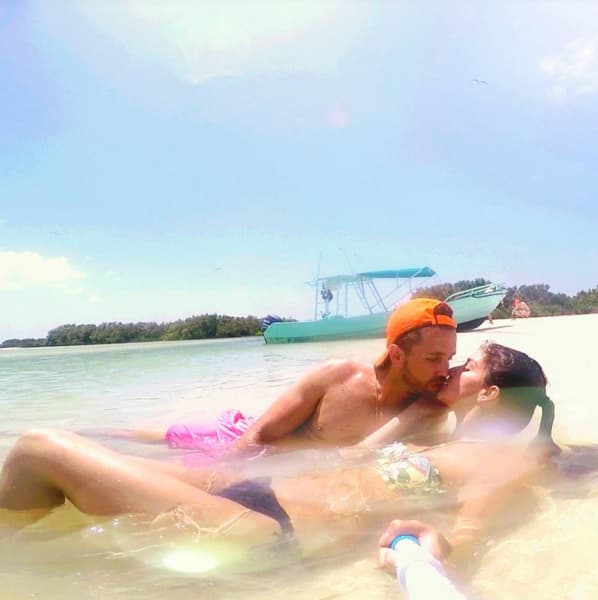 Resulta que el noviazgo entre "Clarita" y "Leo" en la historia se hizo realidad cuando terminaron de grabar el melodrama.