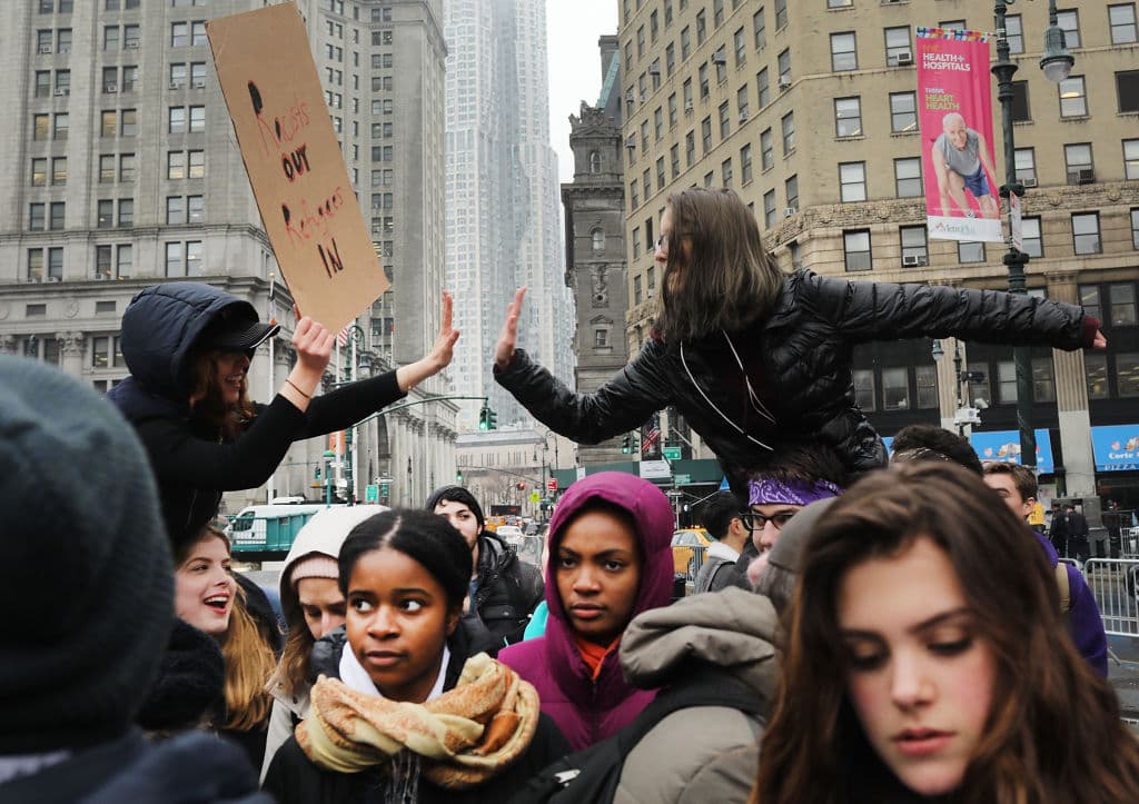"El pueblo unido jamás será vencido", reclamaban los estudiantes.
