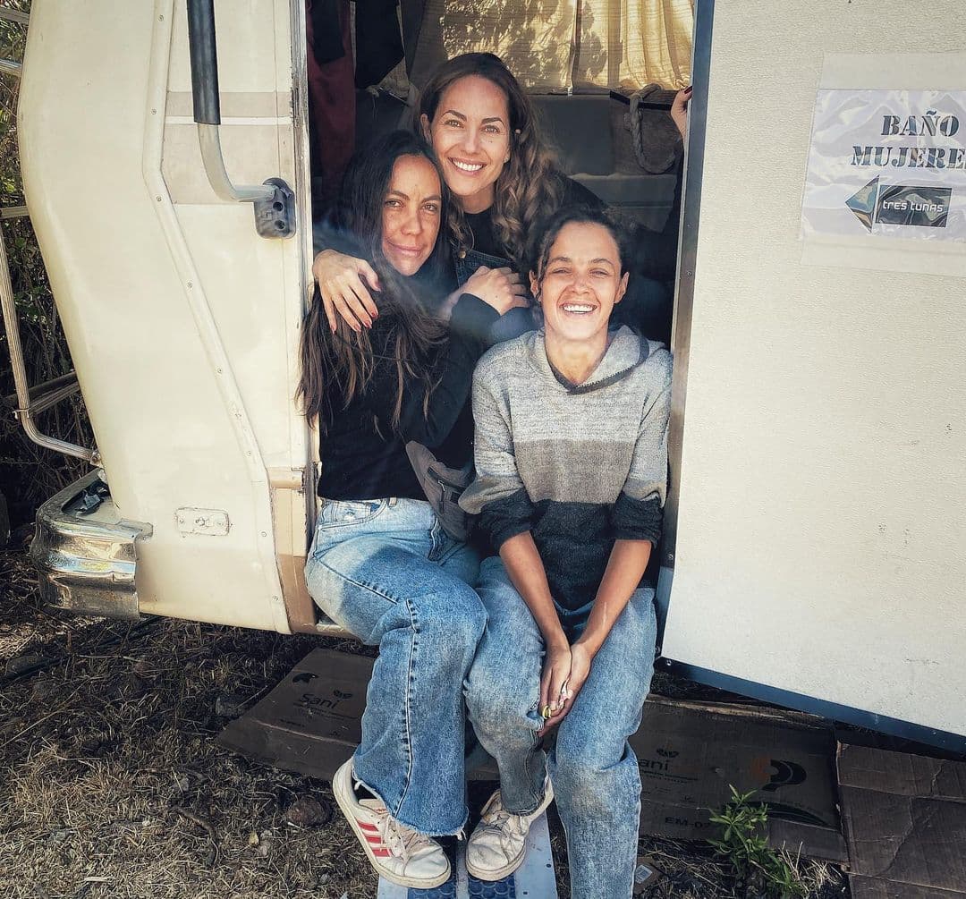 Aunque las artistas revelaron ciertos detalles, no se sabe aún el título de la producción o fecha de estreno, por lo que usuarios en redes sociales se mantienen a la espera de más información. ¿Te gustaría ver el drama de Bárbara Mori y Ester Expósito?