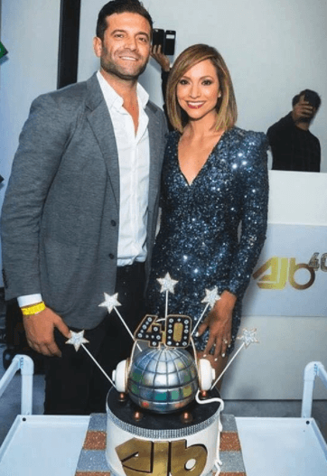 Lo que la conquistó de él fue su buen sentido del humor. Los dos hacen una gran pareja.