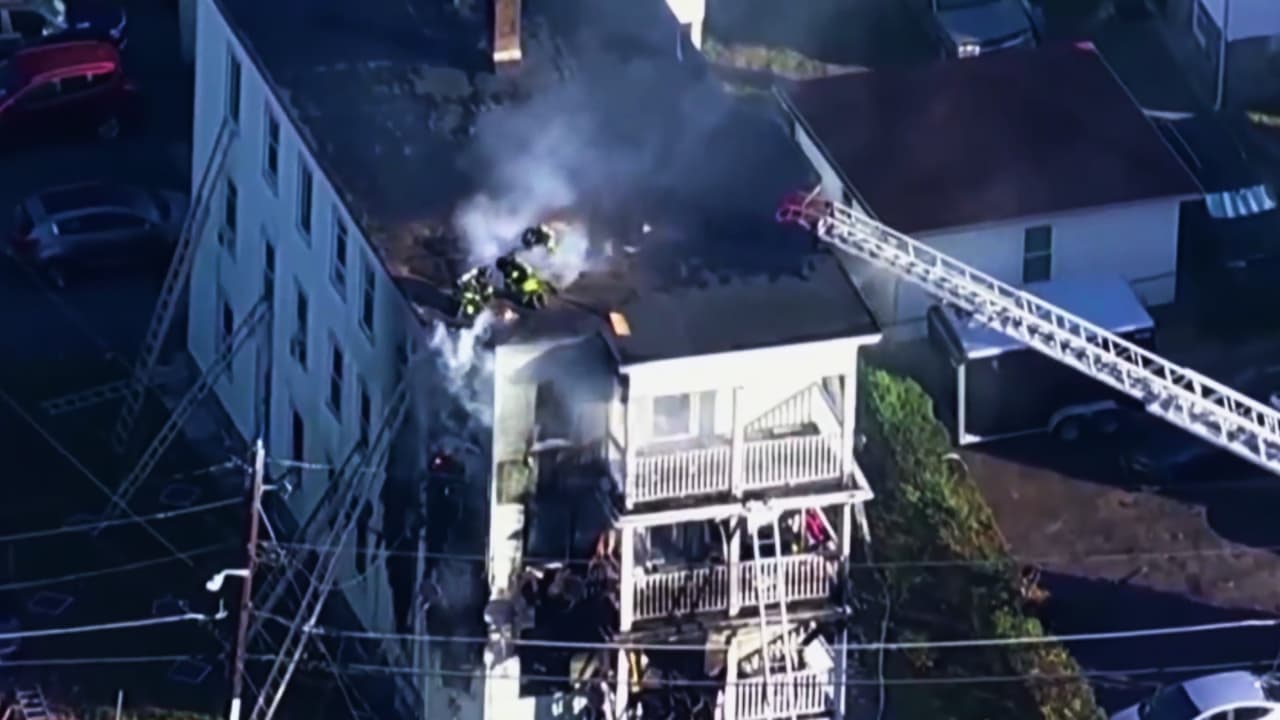 Incendio en vivienda de Brockton, Massachusetts, deja múltiples heridos y complejo rescate de cinco personas