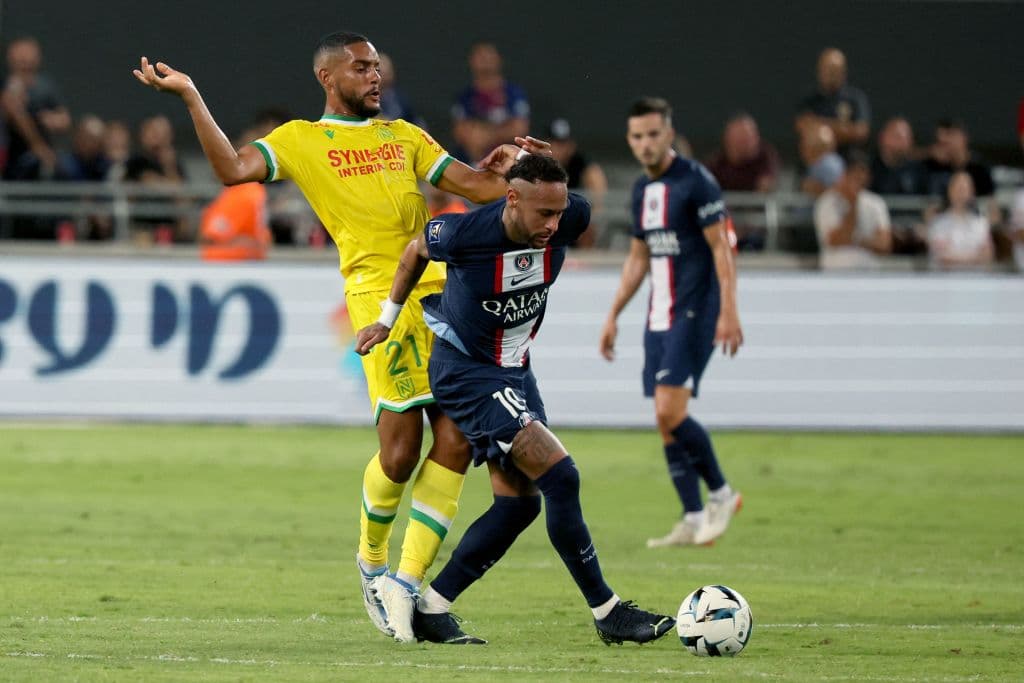 El Paris Saint-Germain venció hoy al Nantes (4-0) por la final de la Supercopa de Francia, con goles de Messi, Neymar (2) y Sergio Ramos y en lo que marcó el primer partido de Christopher Galtier como entrenador del equipo de la capital.