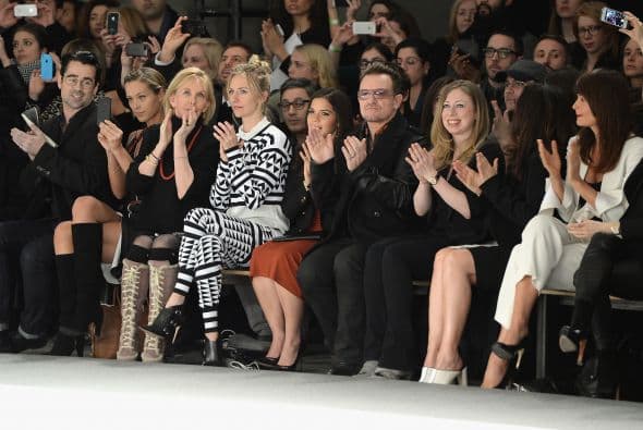 Colin Farrell, Petra Nemcova, Trudie Styler, Mickey Sumner, America Ferrera,Bono y Chelsea Clinton en la pasarela de Edun.