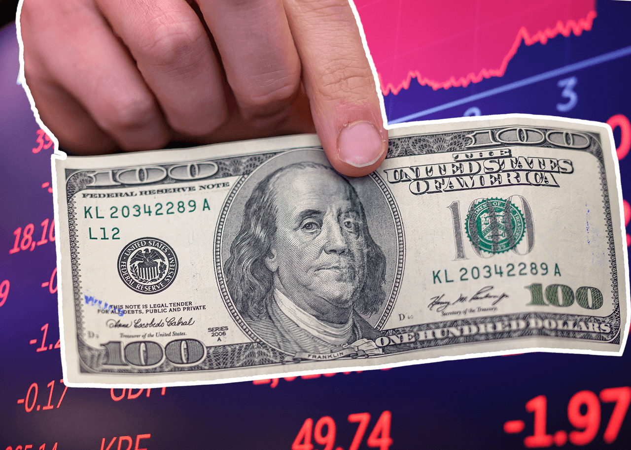 El valor del dólar ha estado cayendo a nivel global: ¿cómo te puede afectar en EEUU?