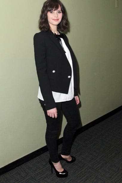 Sin olvidar unas 'sexys' zapatillas de corte 'pin heels', por ejemplo.