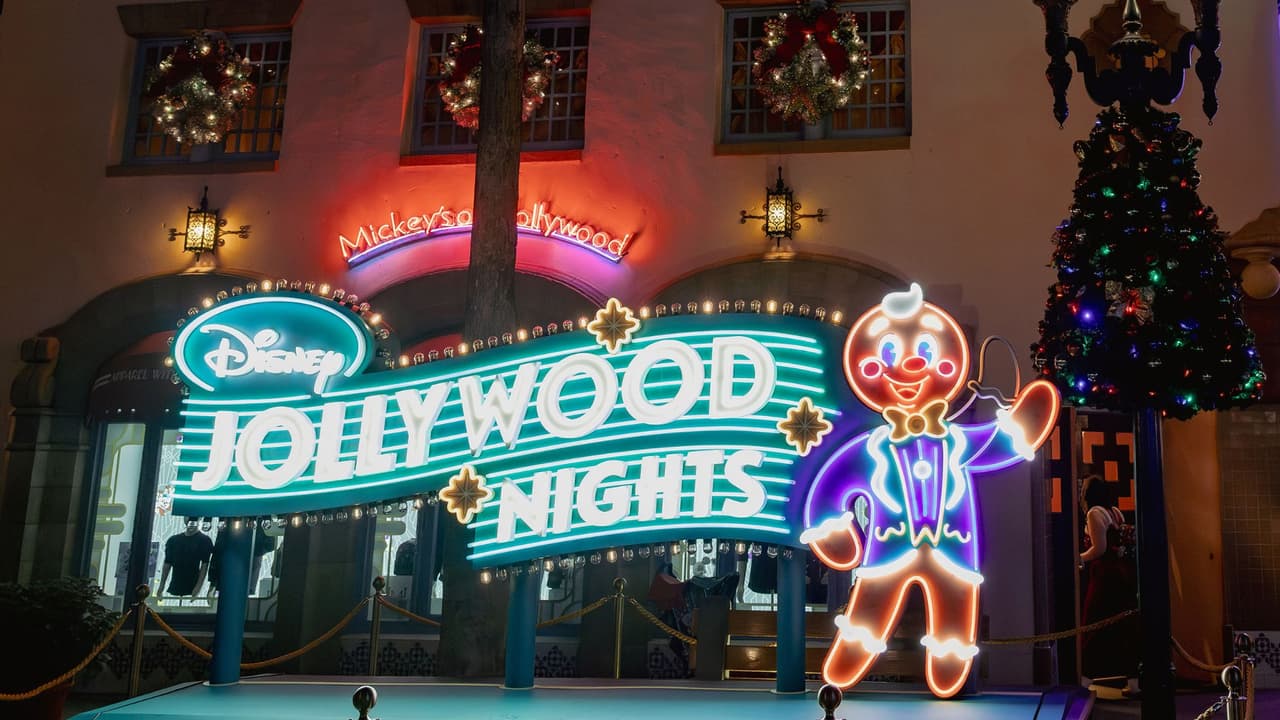 <b>Disney Jollywood Nights</b>ofrece un nuevo espectáculo de patinaje y personajes navideños en Hollywood.