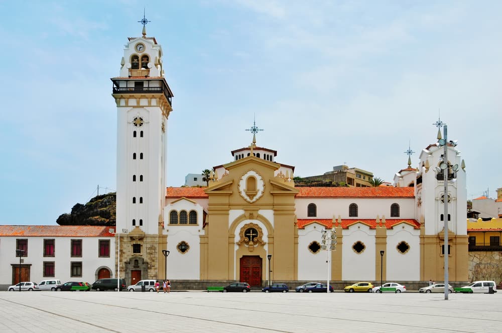 La Virgen de la Candelaria fue nombrada patrona de Canarias, y se venera en la Basílica de Nuestra Señora de la Candelaria en Tenefire. Más adelante, esta devoción se extendió y llegó también a América, repartiéndose por todos los países latinos.