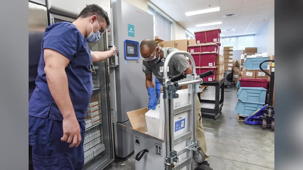 Carolina del Norte recibirá inicialmente alrededor de 85,000 dosis de la 
<a href="https://www.univision.com/local/north-carolina-wuvc/pfizer-ratifica-la-seguridad-de-su-vacuna-contra-el-coronavirus-video">vacuna de Pfizer</a> que requiere un 'almacenamiento de ultracongelación' a -94°F.