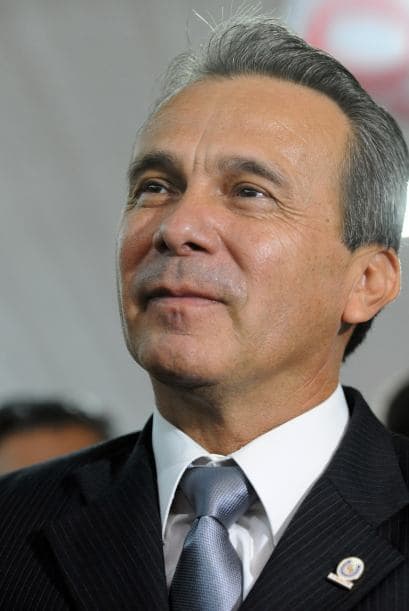 Lino César Oviedo, ex general Paraguay También se refugió en Brasil el ex general Lino César Oviedo y candidato presidencial por el Partido UNACE.