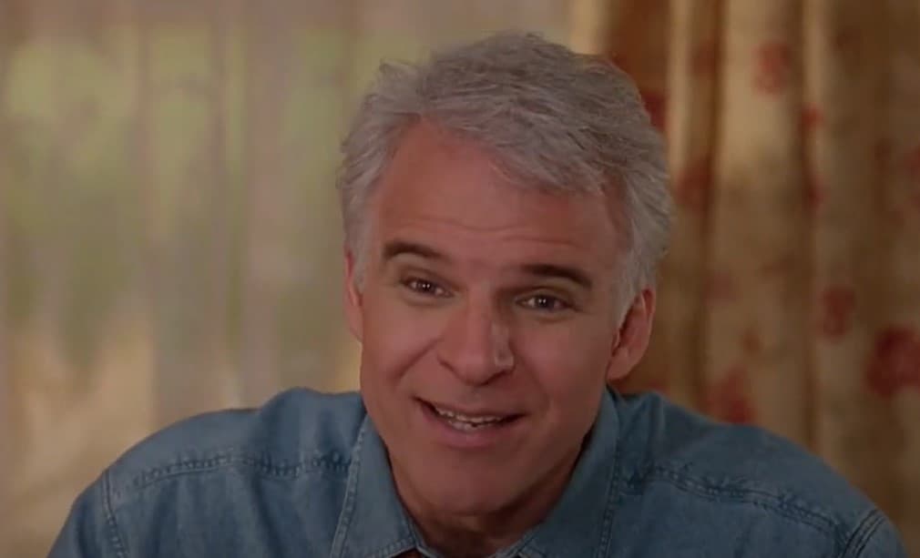 <b>Padre de la novia </b>
<br>El reconocido actor Steve Martin era George Banks en la versión de 1991, quien era el protagonista de la película, el padre de la novia. La trama giraba principalmente en torno a él y los celos y dilemas que tenía con respecto a ver a su hija casarse.