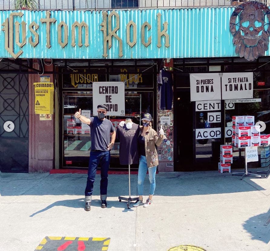 También participó en un centro de acopio instalado por una tienda de ropa en la Ciudad de México. 
<br>