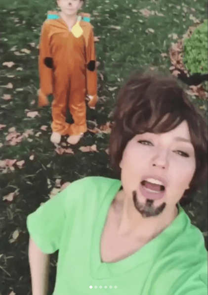 Sino, también,se disfrazó de 'Shaggy', mientras que su hija lo hizo del emblemático personaje de 'Scooby-Doo'.