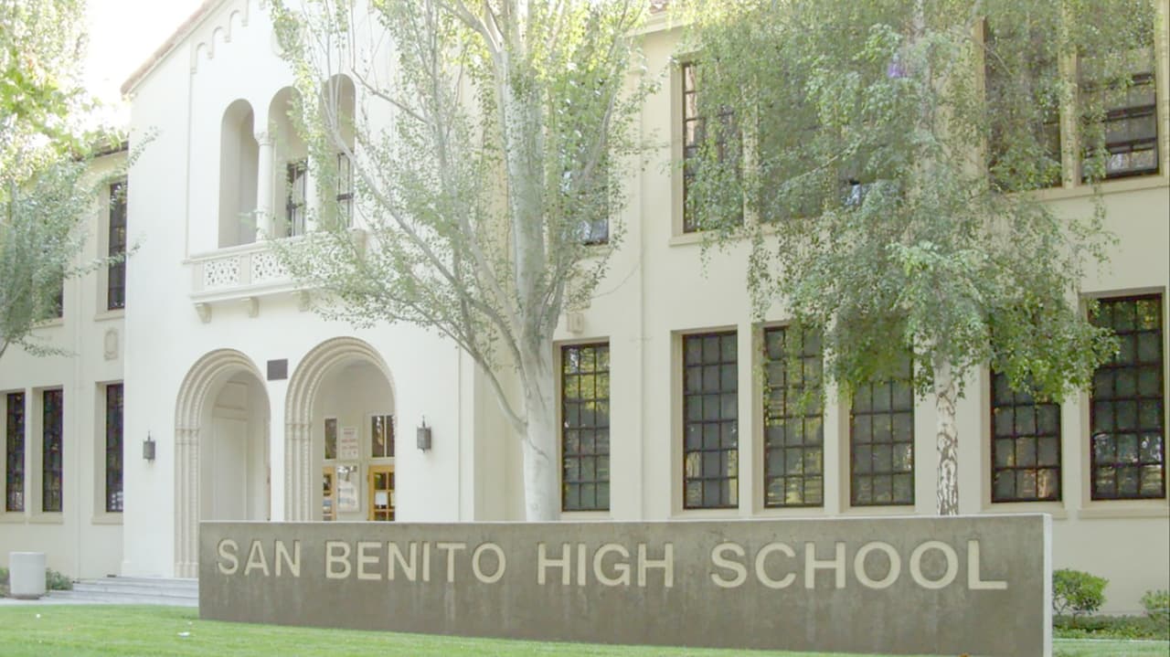 <b>Puesto 15.</b>
<b>San Benito, Texas.Tasa de pobreza: 37.4% (estado: 16.0%).</b> Ingreso medio por hogar: 26,583 (estado: 57,051). Valor medio de la vivienda: 55,100 (estado: 151,500). Población: 24,474. San Benito es una ciudad del sur de Texas, justo en la frontera con México. Es la única ciudad de ese estado donde la mayoría de los hogares ganan menos de 30,000 dólares al año. En University Park, la ciudad más rica de Texas, el hogar típico gana 211,741 dólares al año, ocho veces más que el hogar típico de San Benito.