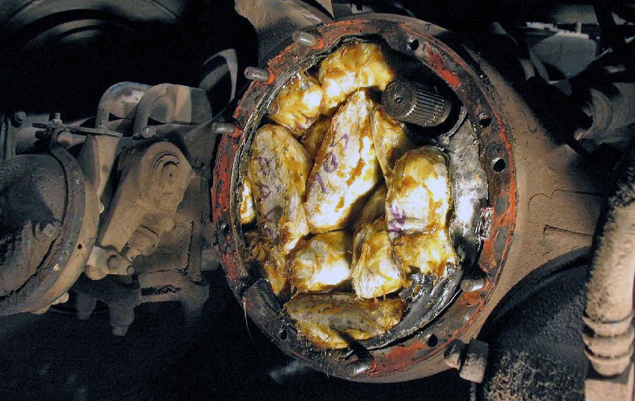 Heroína en la transmisión. Un trabajo requiere de la mano un buen mecánico.