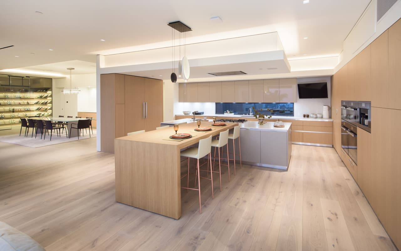 Además de tener una cocina principal, cuenta con otra en uno de los dormitorios.