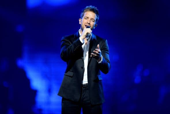 Miguel Bosé la Persona del Año en Latin GRAMMY 2013 fue homenajeado por los grandes de la música. Santiago Cruz, Alex Cuba, Gianmarco, Natalia Lafourcade, Pablo Alborán, Juan Campodónico, Jesse & Joy, Juanes, Illya Kuryaki, Ricky Martin, Laura Pausini, Draco Rosa, Alejandro Sanz, Ximena Sariñana, Julieta Venegas y Carlos Vives, honraron a Bosé.