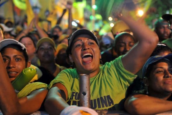 Tanto en las filas del Partido Socialista Unido de Venezuela (PSUV), creado por Chávez hace tres años, como en los partidos de oposición, ahora aglutinados en una "Mesa de Unidad", o entre los disidentes del "chavismo", se advierte que en estos comicios está en juego el "futuro del país", o al menos un modelo de sociedad.