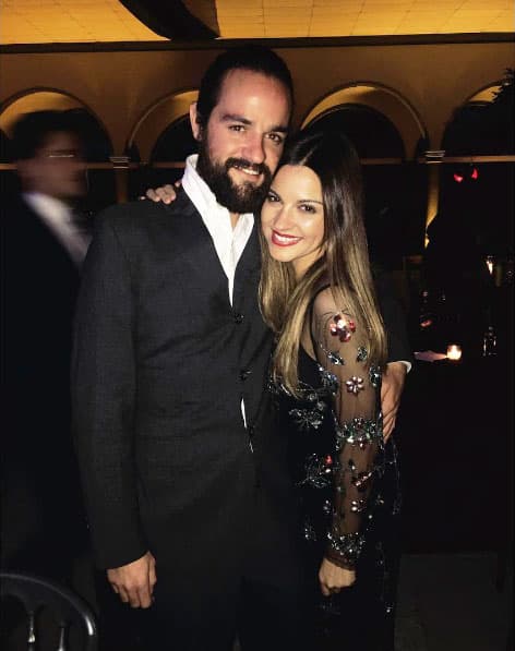 La guapa actriz compartió esta imagen en Instagram con un lindo mensaje para su hermano menor Adolfo: "No podría pedir mejor cómplice en esta vida q tú, TE amo tanto que verte sólo me produce felicidad y un amor eterno y gigante...".