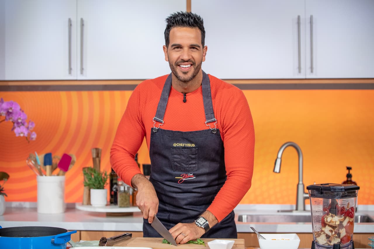 Yisus prometió preparar platillos exquisitos y compartir muchas recetas deliciosas con toda nuestra gente.