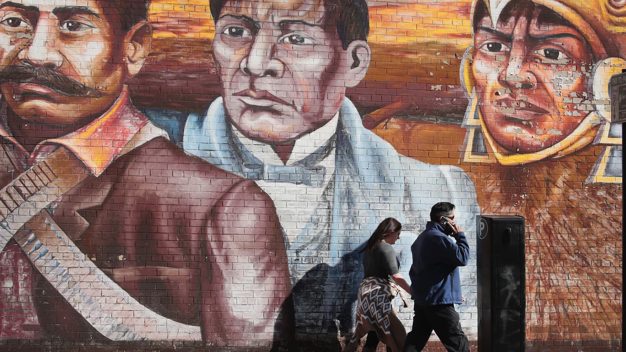 Los mensajes de Trump sobre deportaciones impactan económicamente áreas latinas de Chicago