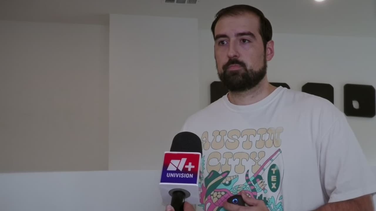 Sobreviviente de tiroteo en bar de Austin busca a quienes lo salvaron