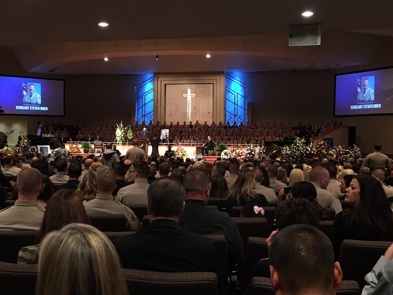 El funeral se realizó este jueves en un acto multitudinario transmitido por internet en la Iglesia Baptista de Lancaster.