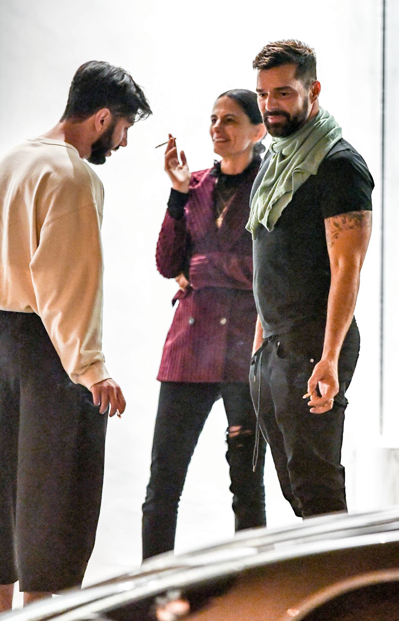 Esta acción del cantante sorprendió, ya que desde 
<b><a href="https://www.univision.com/entretenimiento/ricky-martin-mis-hijos-son-muy-chicos-pero-yo-desearia-que-fueran-gay-fotos">el nacimiento de sus gemelos, en 2008</a></b>, Ricky Martin había intentado dejar el cigarro, ya que no consentía que la salud de sus hijos se viera afectada por su hábito.