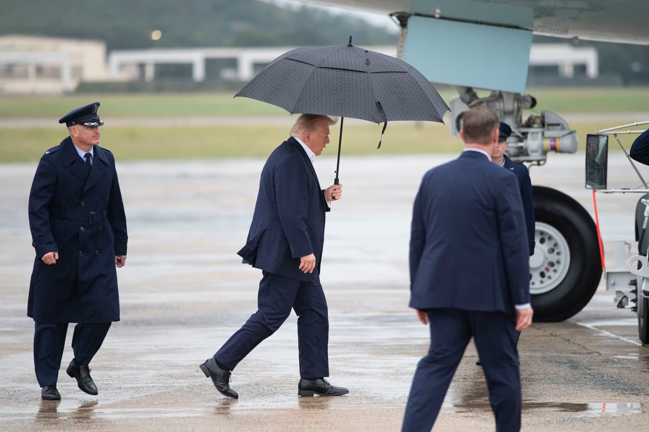 Este año, Trump asistió al Campeonato Cadillac en Trump National Doral, cerca de Miami, a principios de mayo; al evento LIV Golf en Trump National Bedminster, Nueva Jersey, en agosto; y al Abierto de Irlanda en su campo de Doonbeg, Irlanda, a principios de este mes.
