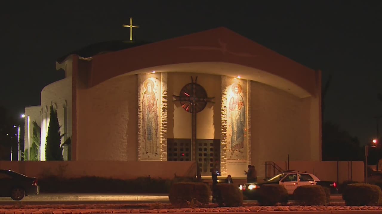 Piden a ladrón de carro que devuelva el ataúd con el cadáver que se encontraba adentro