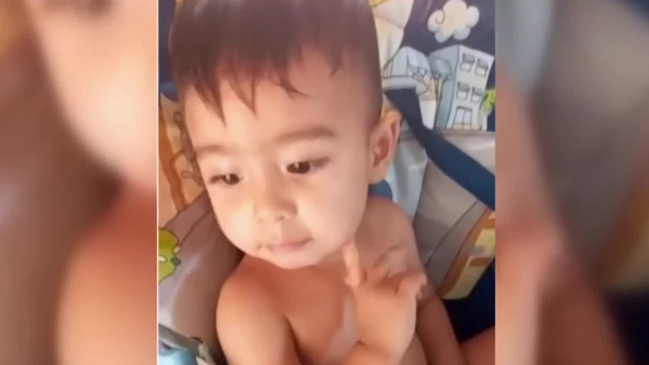 <b>Bebé murió por golpes y 36 fracturas: la madre es sospechosa del crimen</b>
<br>
<br>David Samuel, de 20 meses de nacido, murió tras recibir golpes y presentar trauma craneoencefálico. La abuela y los tíos del bebé acusan a la madre, de 17 años, de su muerte en complicidad con su presunto amante.