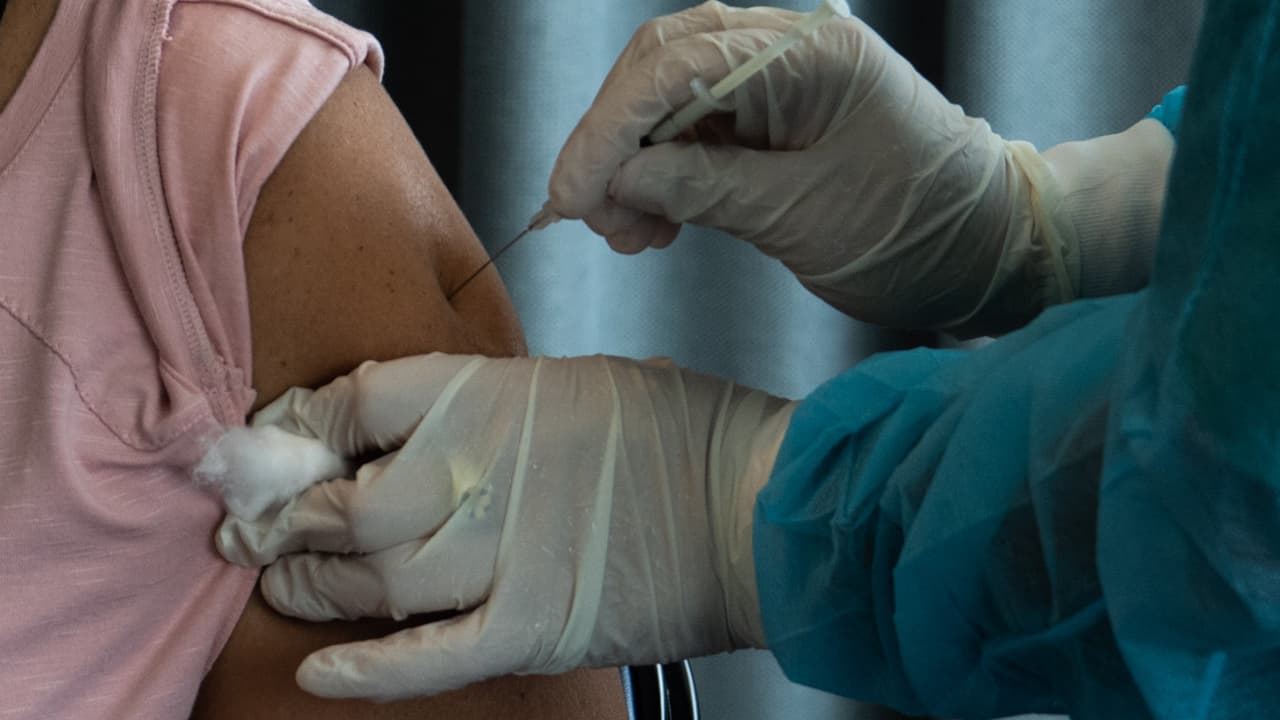 Ya se pueden vacunar todos los adultos en Texas contra el covid-19, te decimos como registrarte 