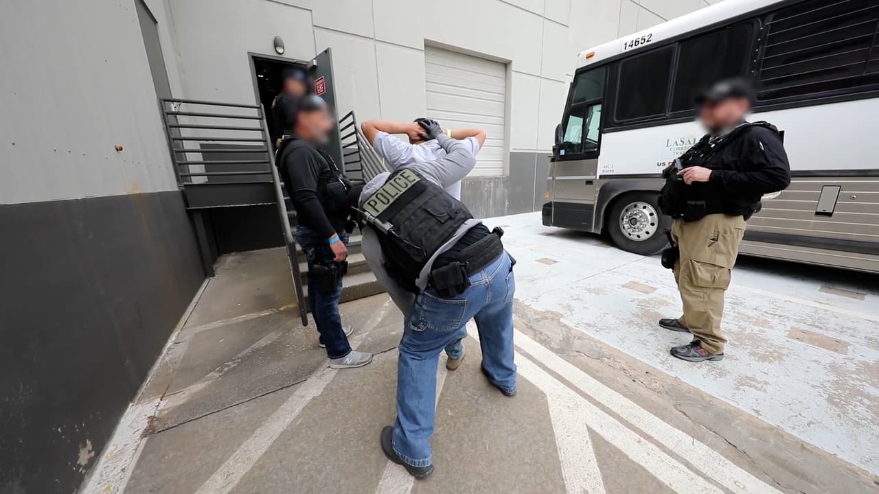 ICE busca aumentar su capacidad para detener inmigrantes al menos en ocho estados, según ACLU