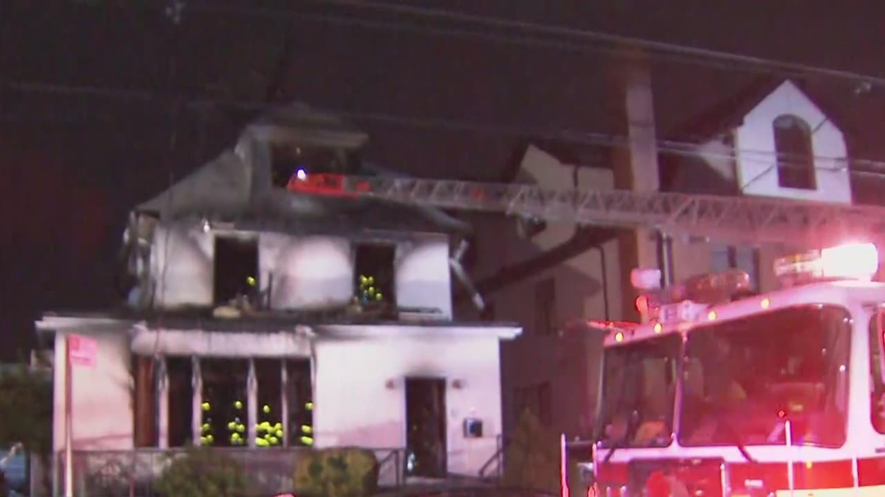 Una madre y sus tres hijos mueren en incendio de su hogar en Nueva York