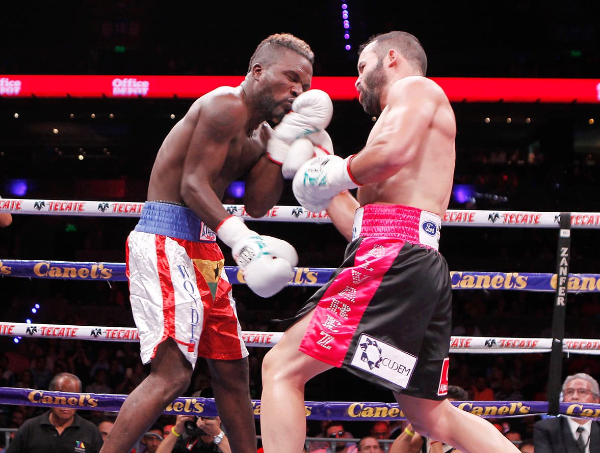 Ramón "Inocente" Álvarez ganó sin problemas a Ben Tackie