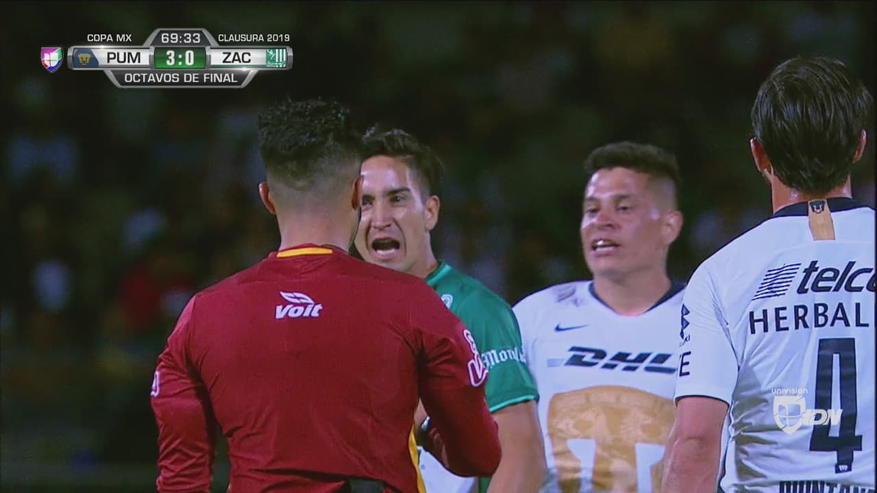 El argentino Julián Cardozo del Zacatepec le dijo de todo al árbitro Adonai Escobedo