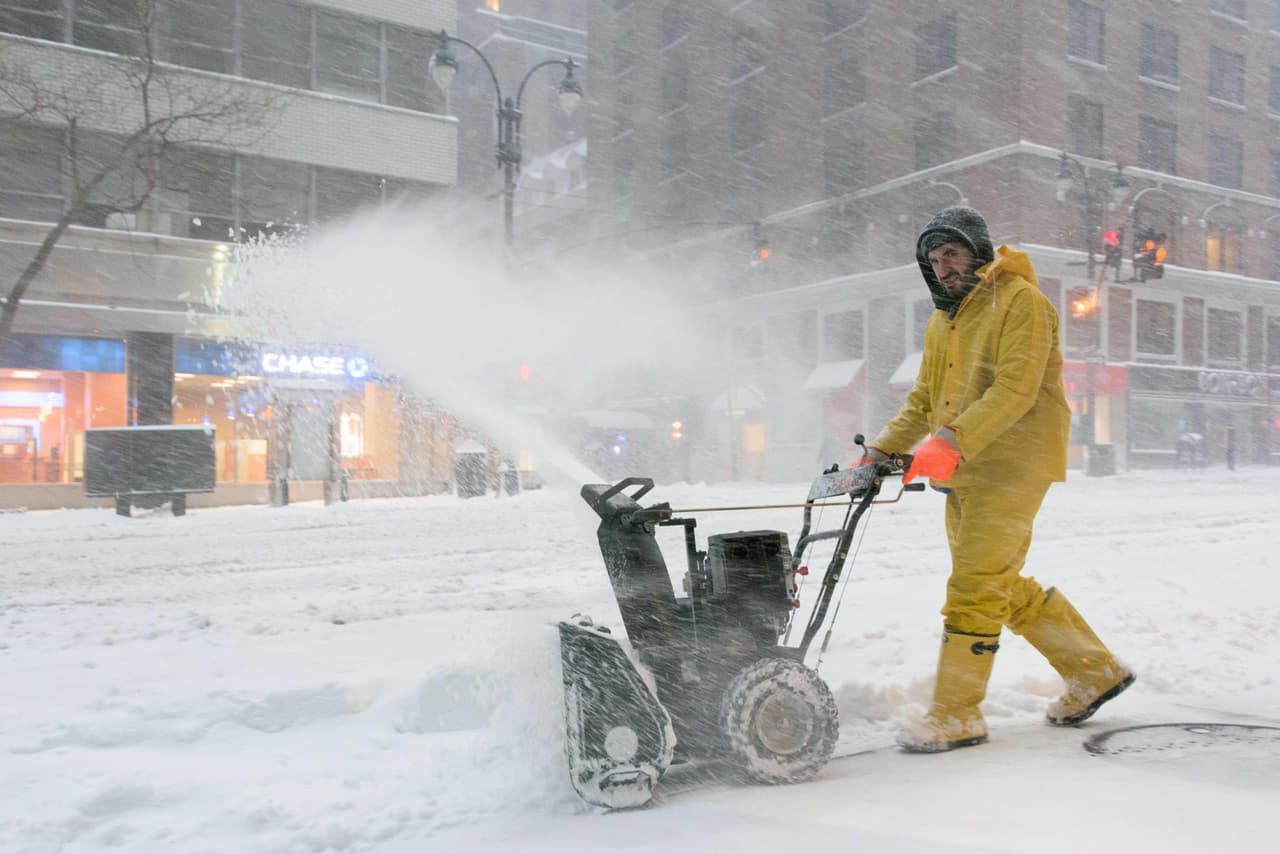 ¿Te interesa?
<b><a href="https://www1.nyc.gov/assets/dsny/site/contact/snow-laborer-registration" target="_blank">Solicita tu puesto en esta página. </a></b>