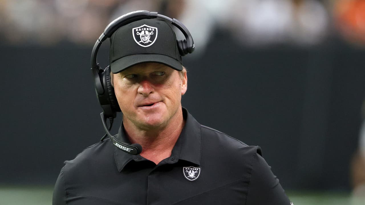  Jon Gruden renuncia como entrenador de Las Vegas Raiders