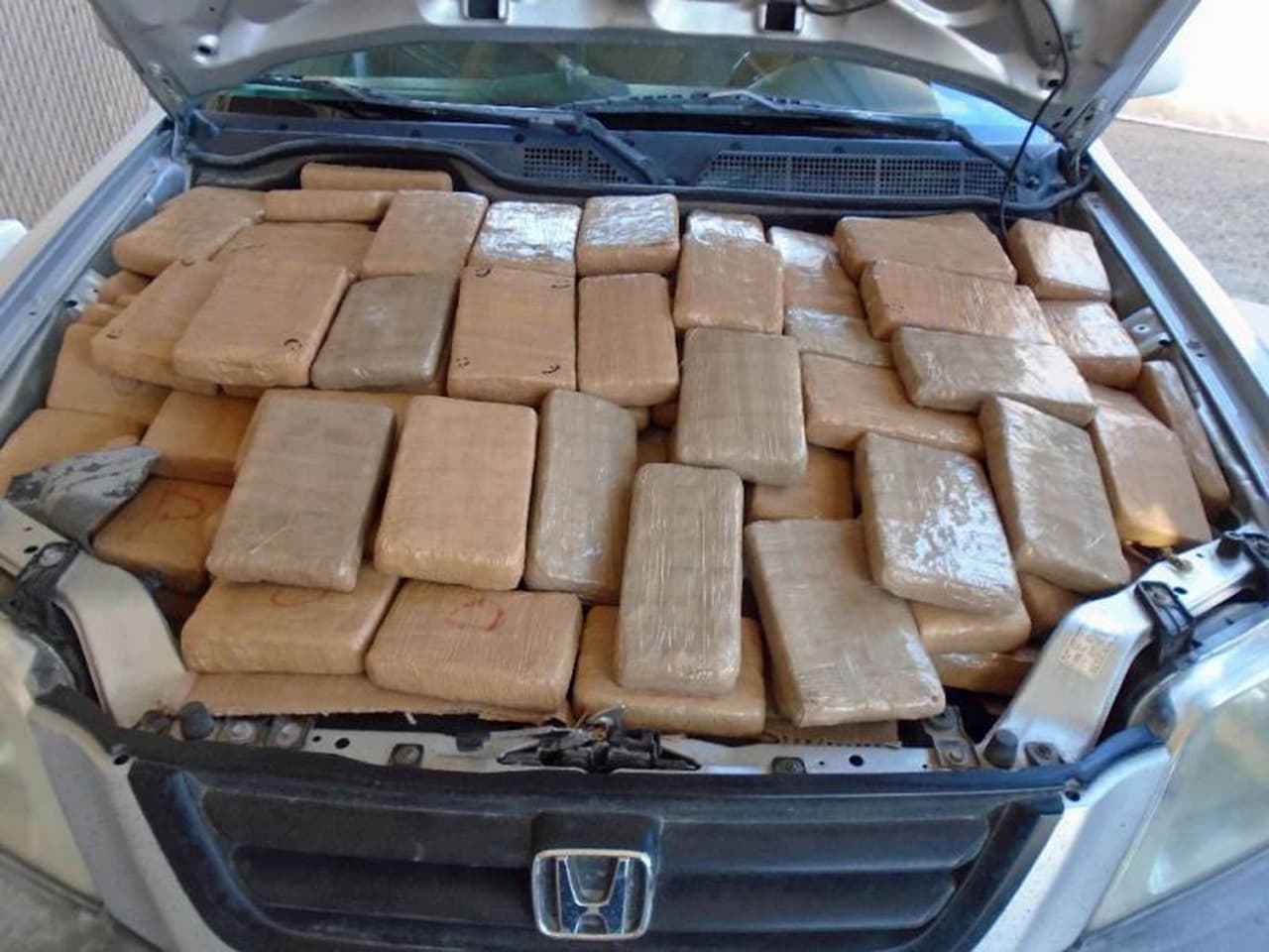 Motor alterado. Lo que encontraron al abrir el cofre de este Honda.