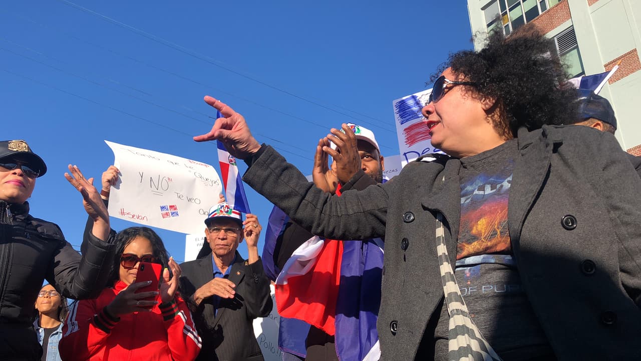 Varios de los presentes insistían en que el “problema no se resuelve con las protestas, se resuelve con el voto”.
<br>