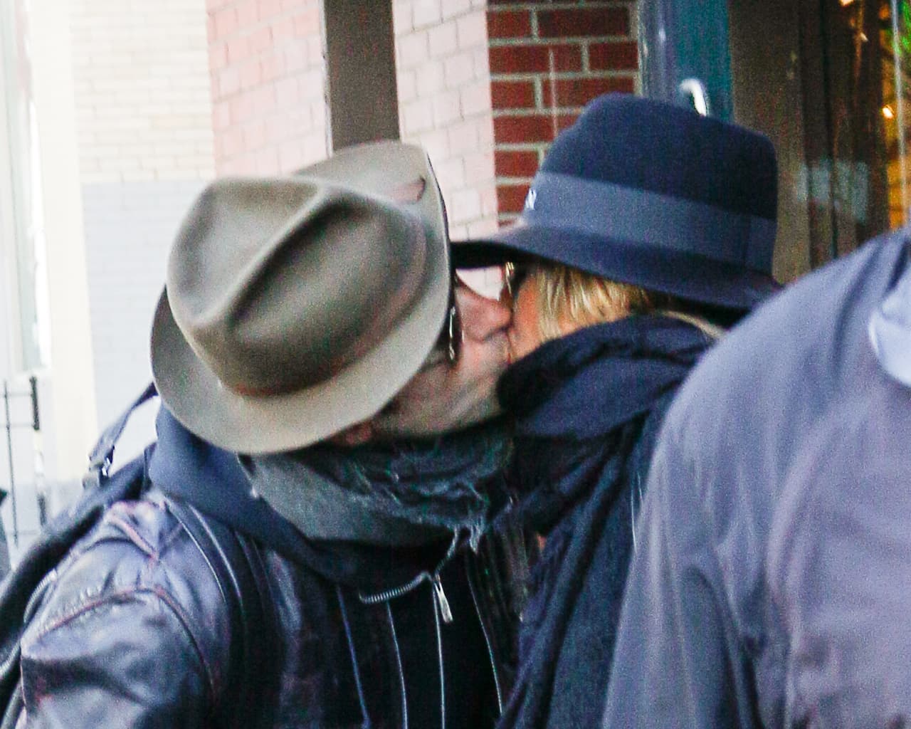 Un besito por aquí, otro por allá...